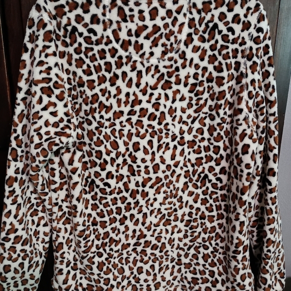 Magnolia Boutique Cheetah Fleece half Zip Sweater - Picture 2 of 8